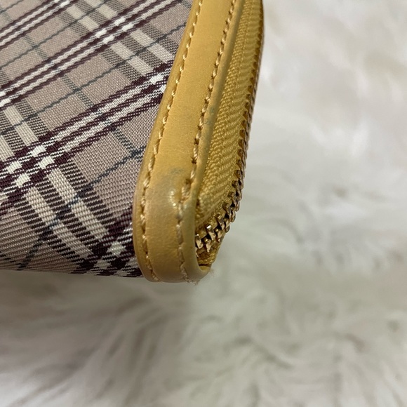 Authentic BURBERRY long zip wallet🌸🦋 - Picture 8 of 16